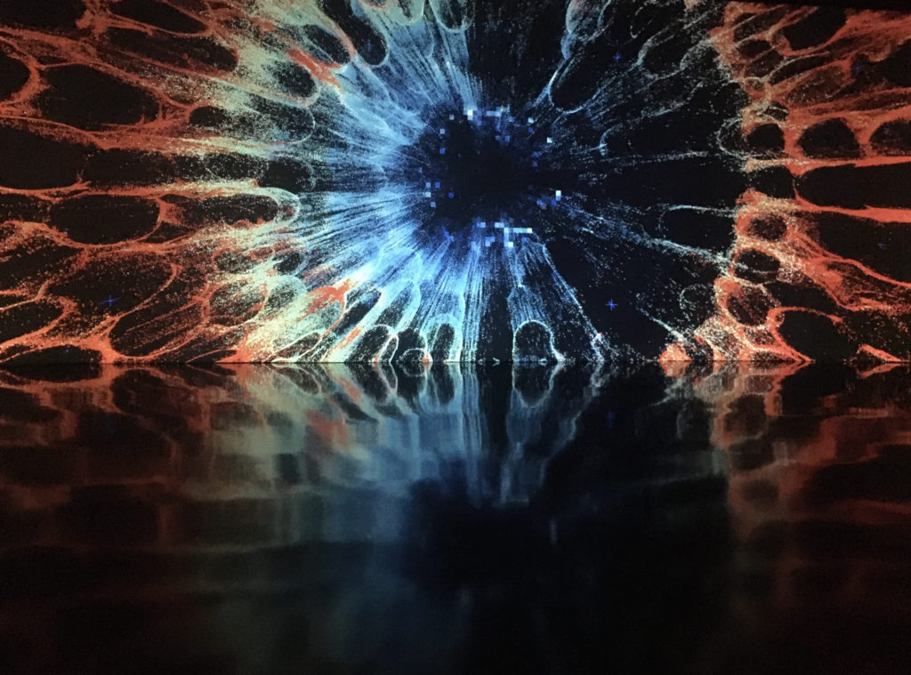 Image numérique ressemblant à la pupille d'un oeil - Hypnose